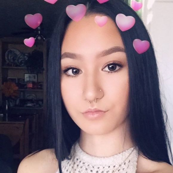 Meet your Posher, Gillian - Picture 1 of 1